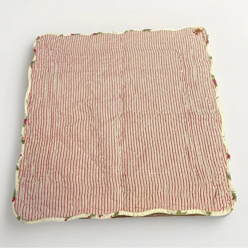 Great Finds Collect Quilted Table Topper Christmas Holly, Red & Stripe Set Of 3‎